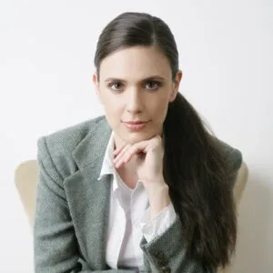 Nora Sakavic